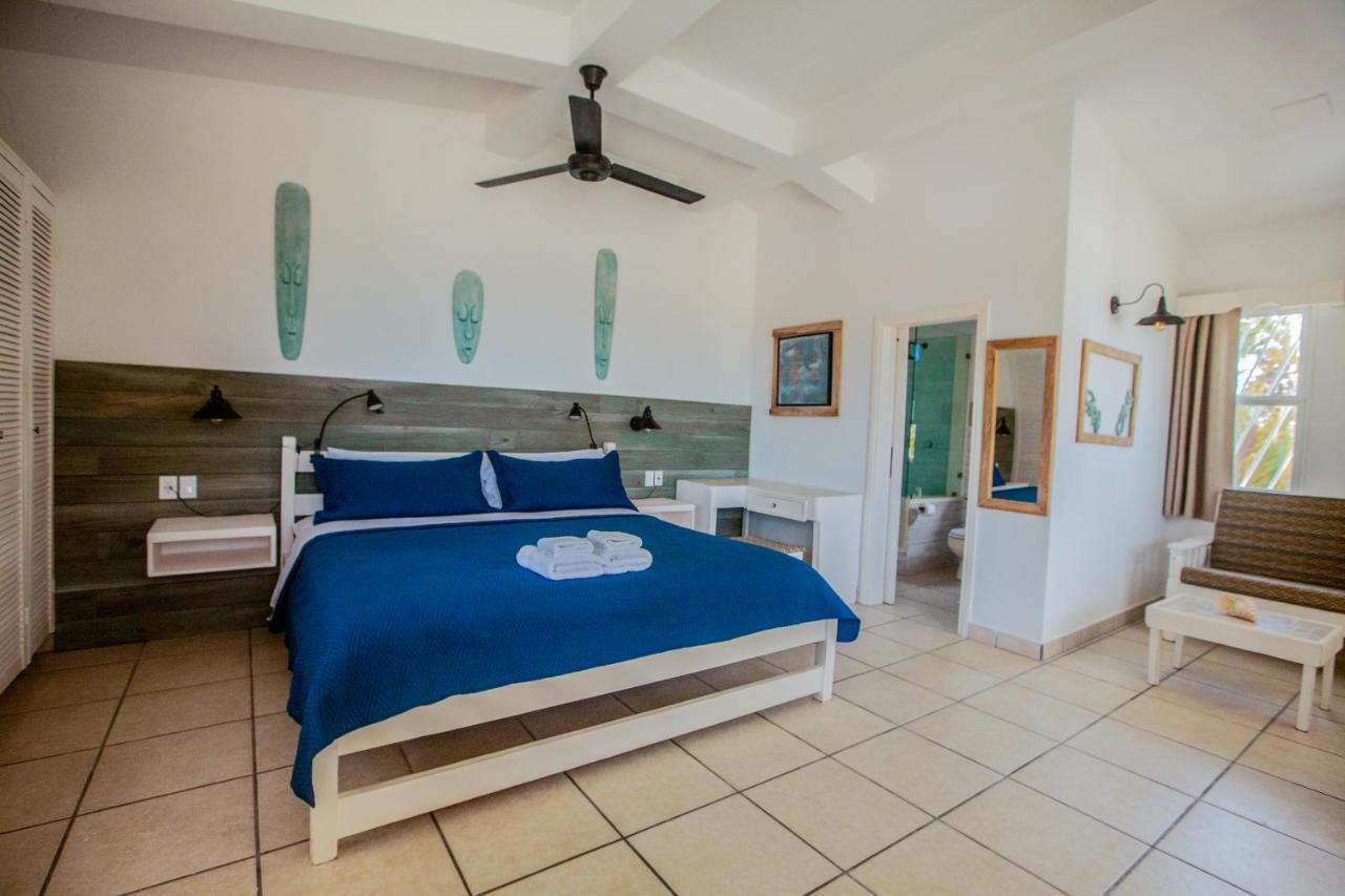 Treetops Hotel Caye Caulker Bagian luar foto