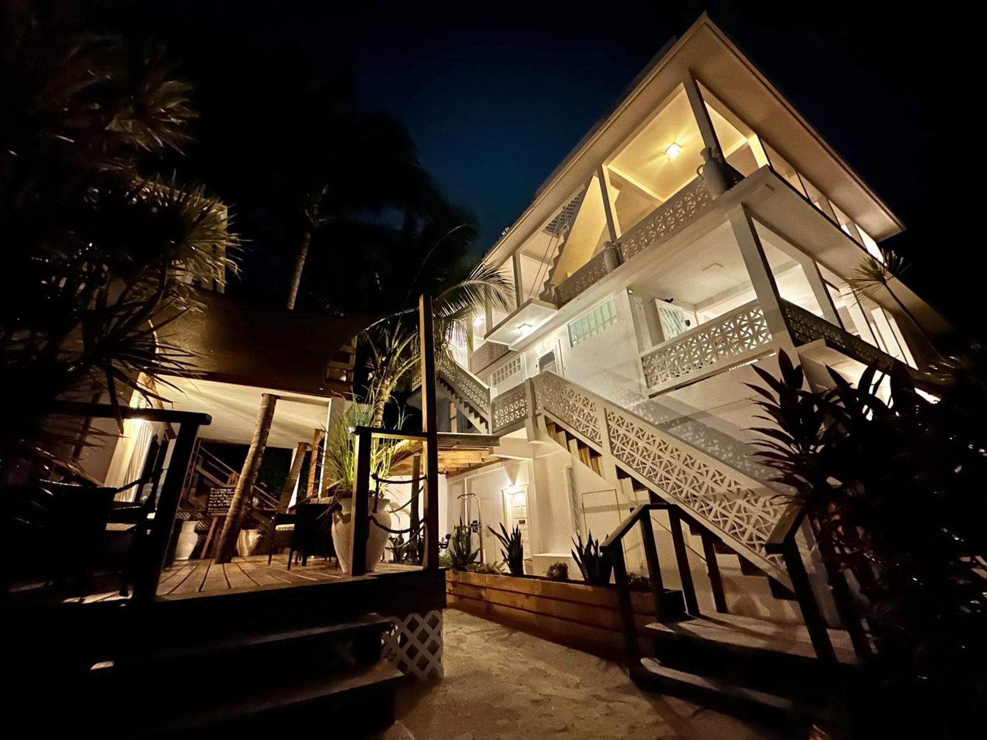Treetops Hotel Caye Caulker Bagian luar foto