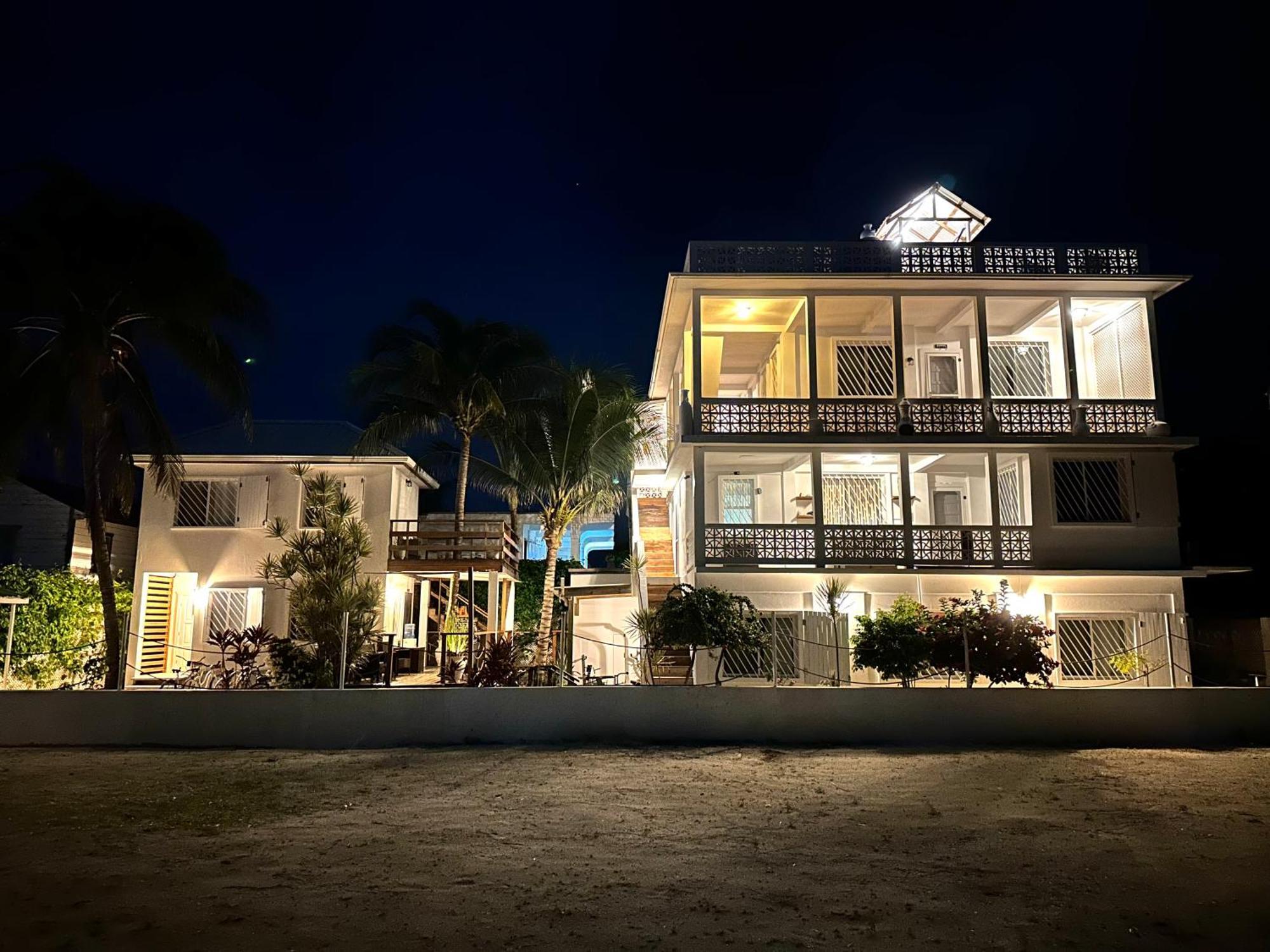 Treetops Hotel Caye Caulker Bagian luar foto