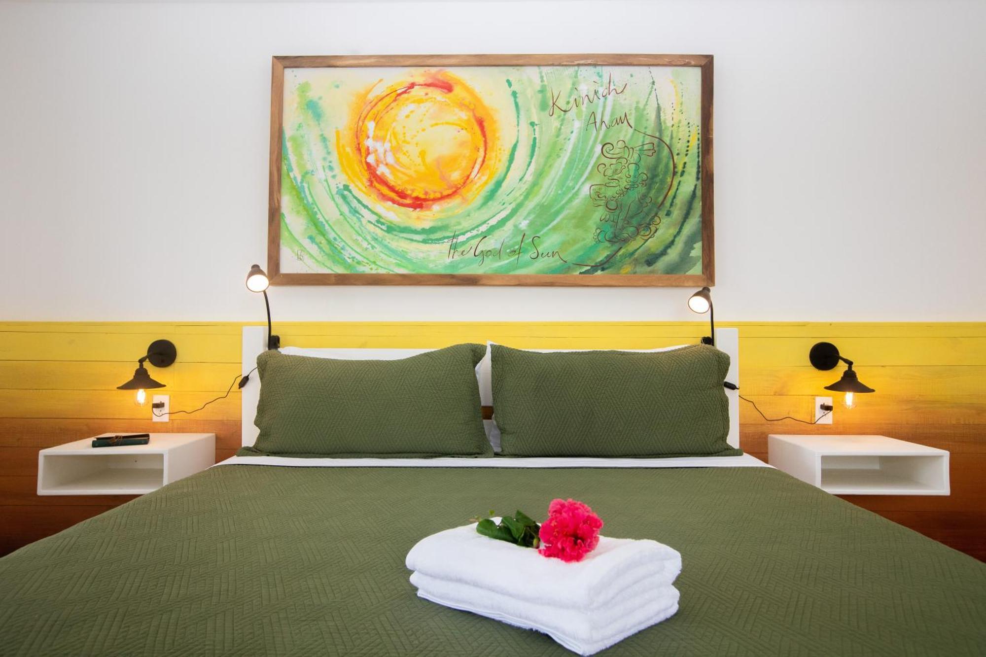 Treetops Hotel Caye Caulker Bagian luar foto
