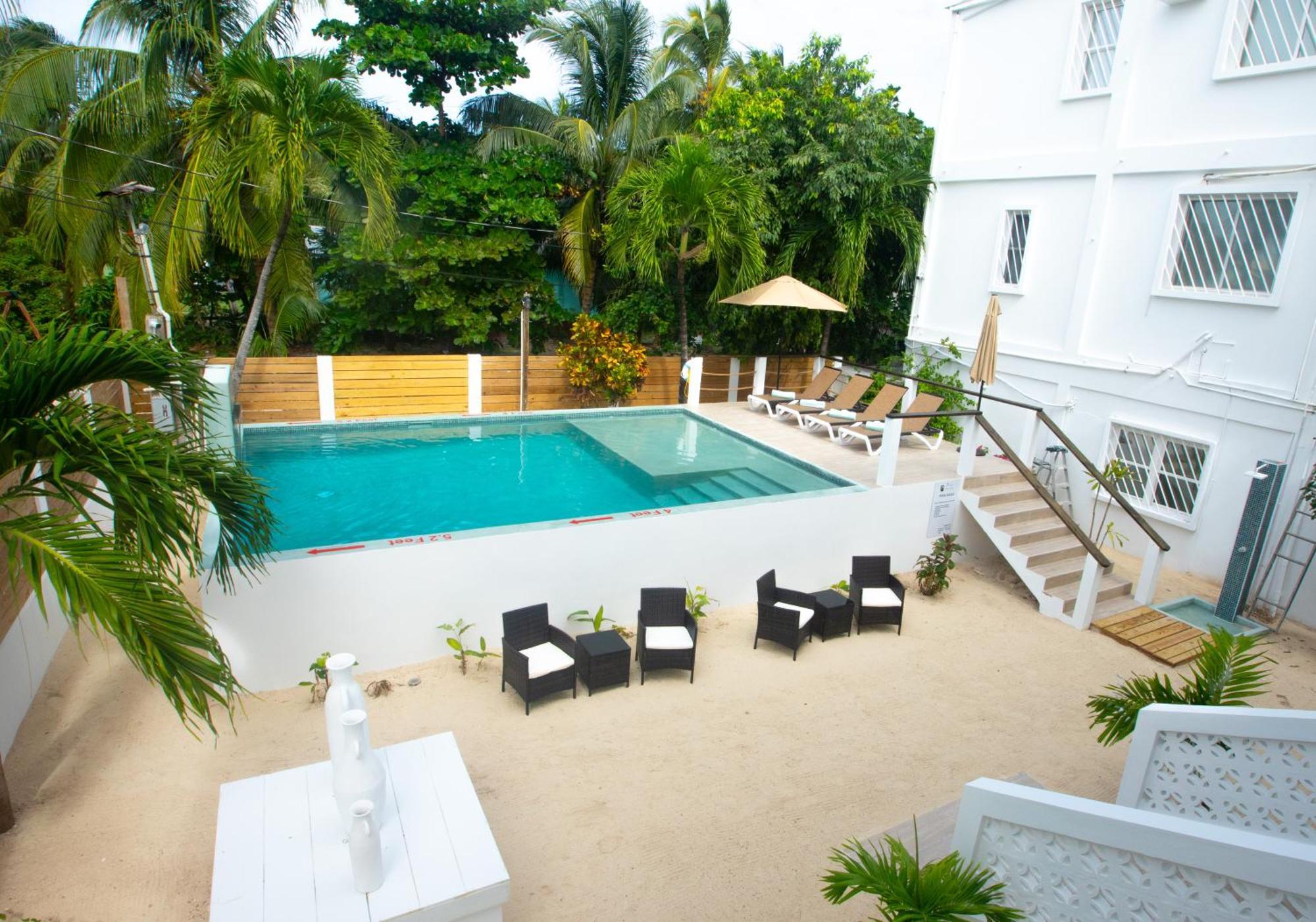 Treetops Hotel Caye Caulker Bagian luar foto