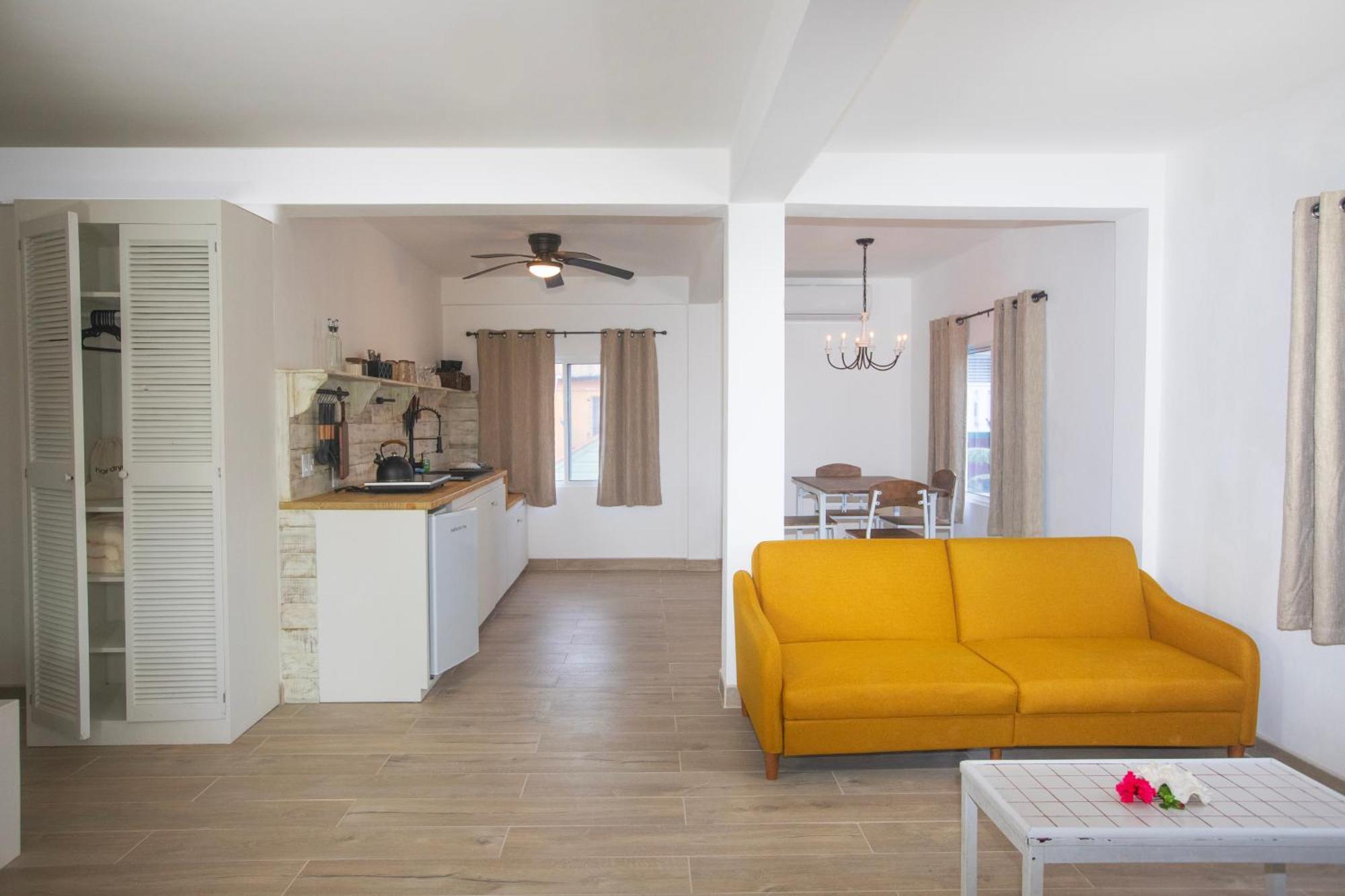 Treetops Hotel Caye Caulker Bagian luar foto
