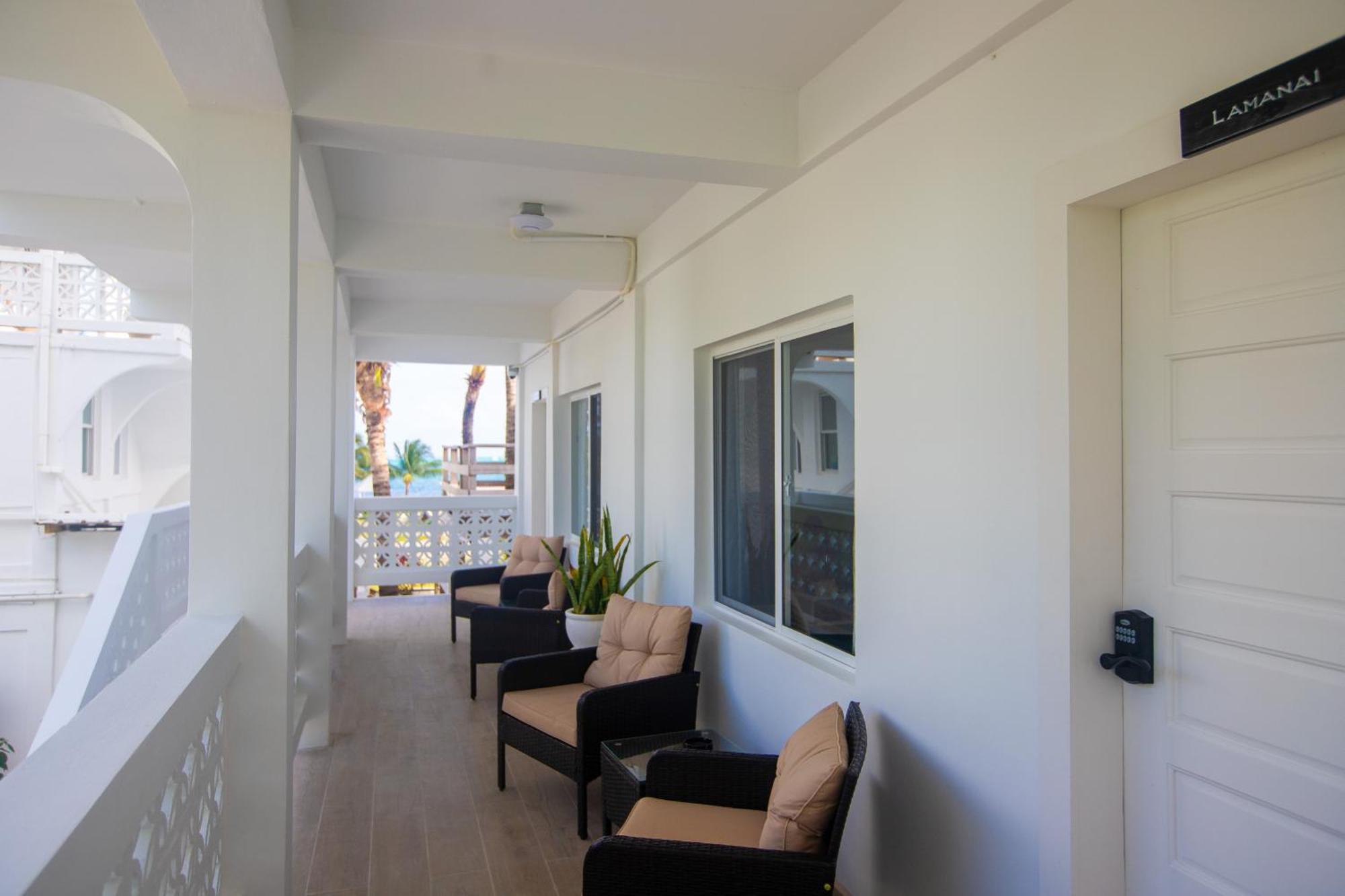 Treetops Hotel Caye Caulker Bagian luar foto